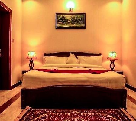 Triple One Hotel Suites Abbottabad Exterior foto