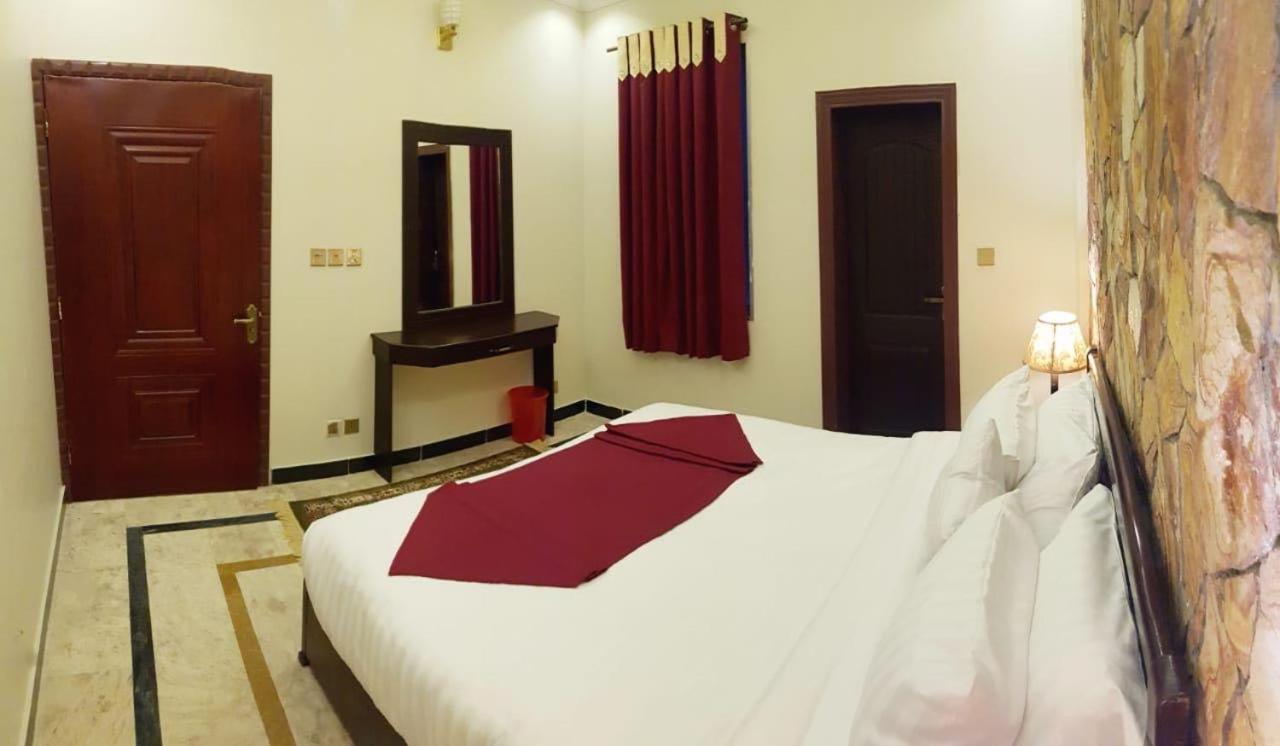Triple One Hotel Suites Abbottabad Exterior foto