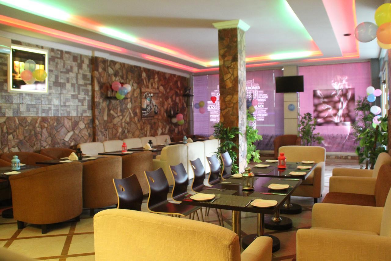 Triple One Hotel Suites Abbottabad Exterior foto
